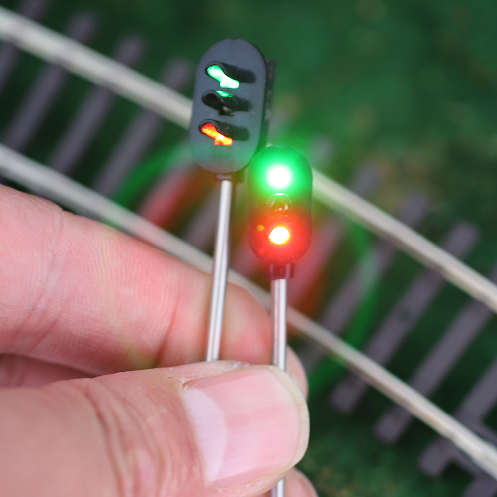 Railway Train Traffic Light Mo - огляд і ціна Model Kit Locomotive