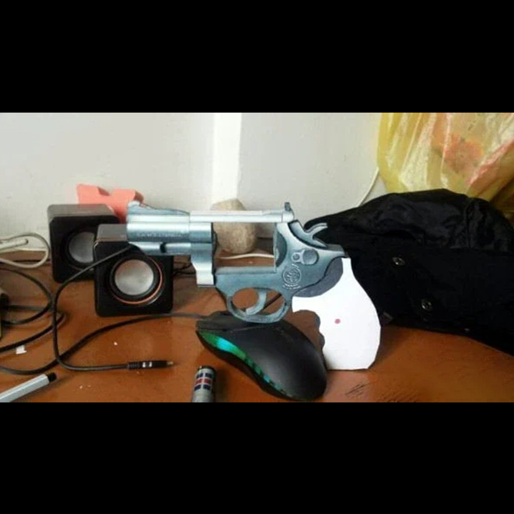 1:1 3D M66 Revolver Paper Mode - огляд і ціна Model Kit Revolver